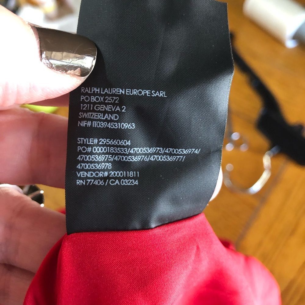 Club Monaco Pop of Red Cold Shoulder Crepe Mini Dress Size 6 - Picture 13 of 14